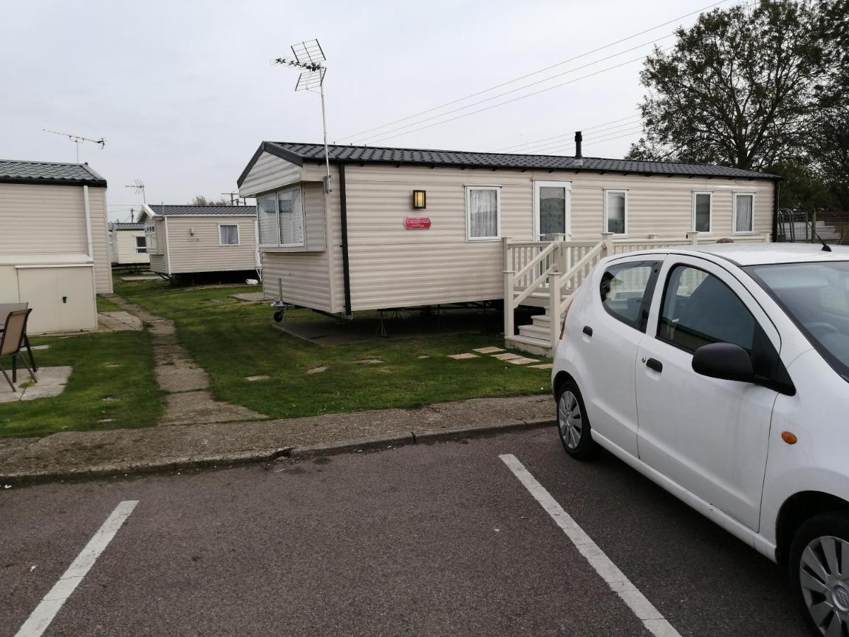 Hotel 617 Seawick à Jaywick Sands Extérieur photo