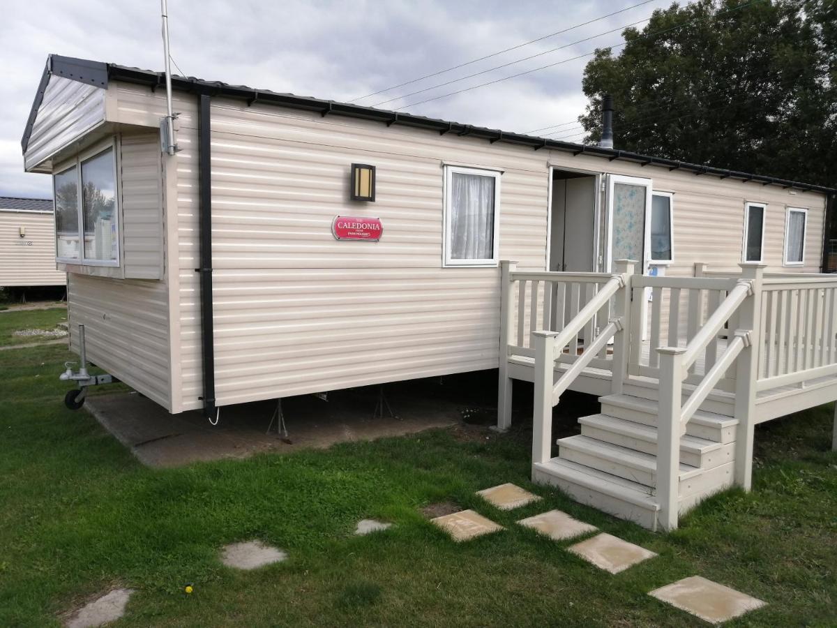 Hotel 617 Seawick à Jaywick Sands Extérieur photo