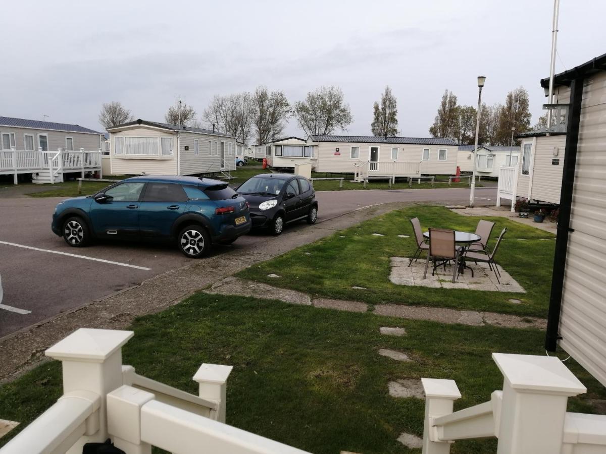 Hotel 617 Seawick à Jaywick Sands Extérieur photo