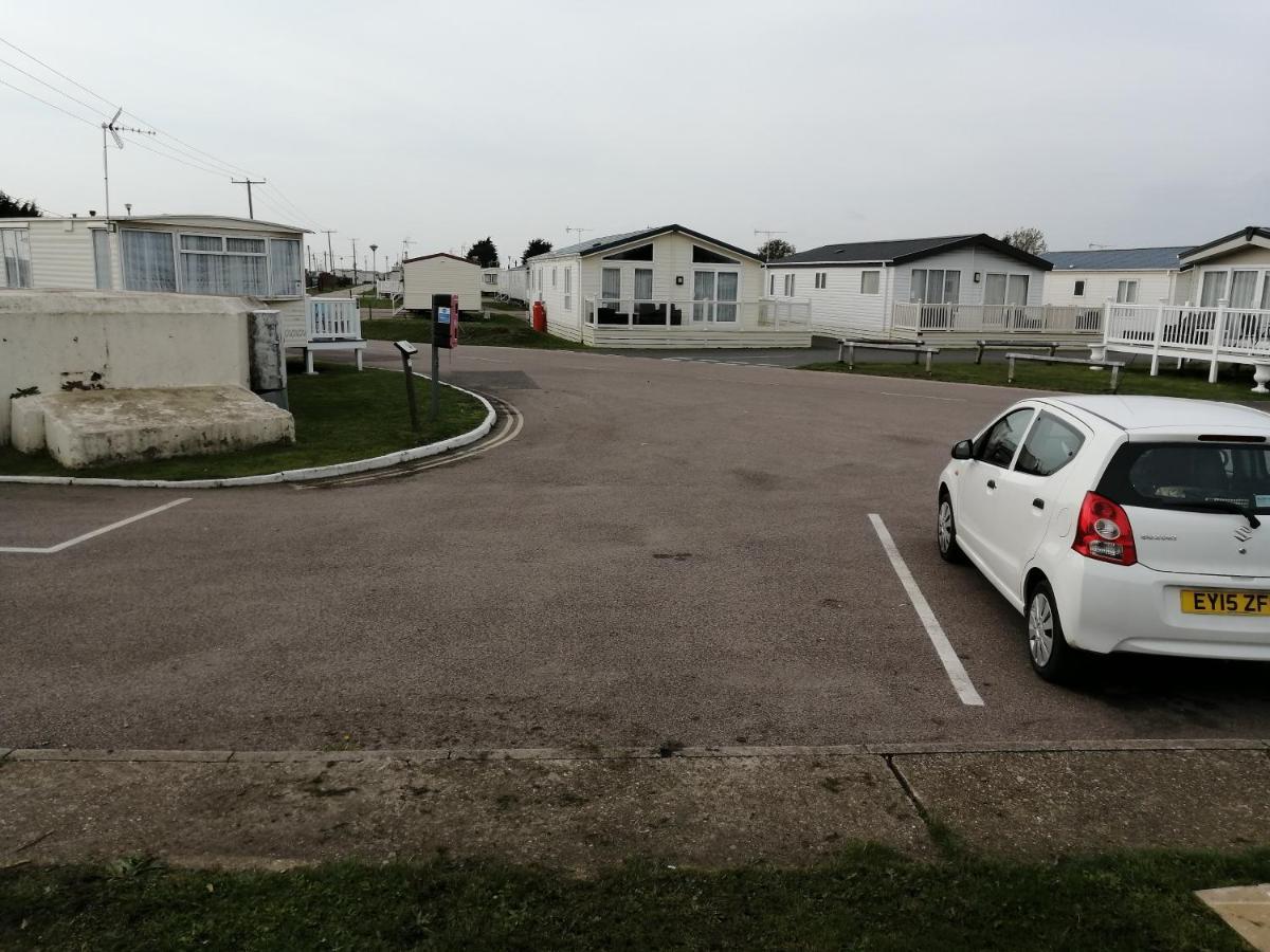 Hotel 617 Seawick à Jaywick Sands Extérieur photo