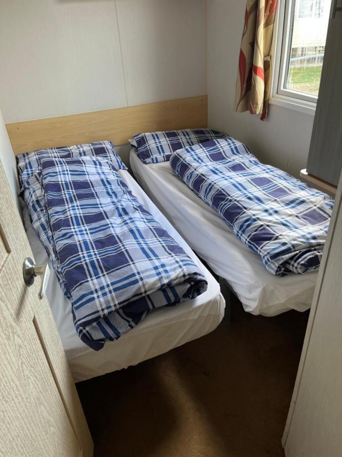 Hotel 617 Seawick à Jaywick Sands Extérieur photo